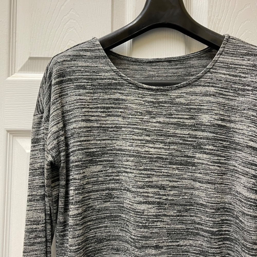 Women's Gray Space-Dyed Crew Neck Cotton Blend Rounded Hem Knit Top (L)‎
